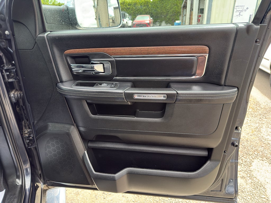 2018 RAM 1500 Laramie Crew Cab 4x4 5'7" Box