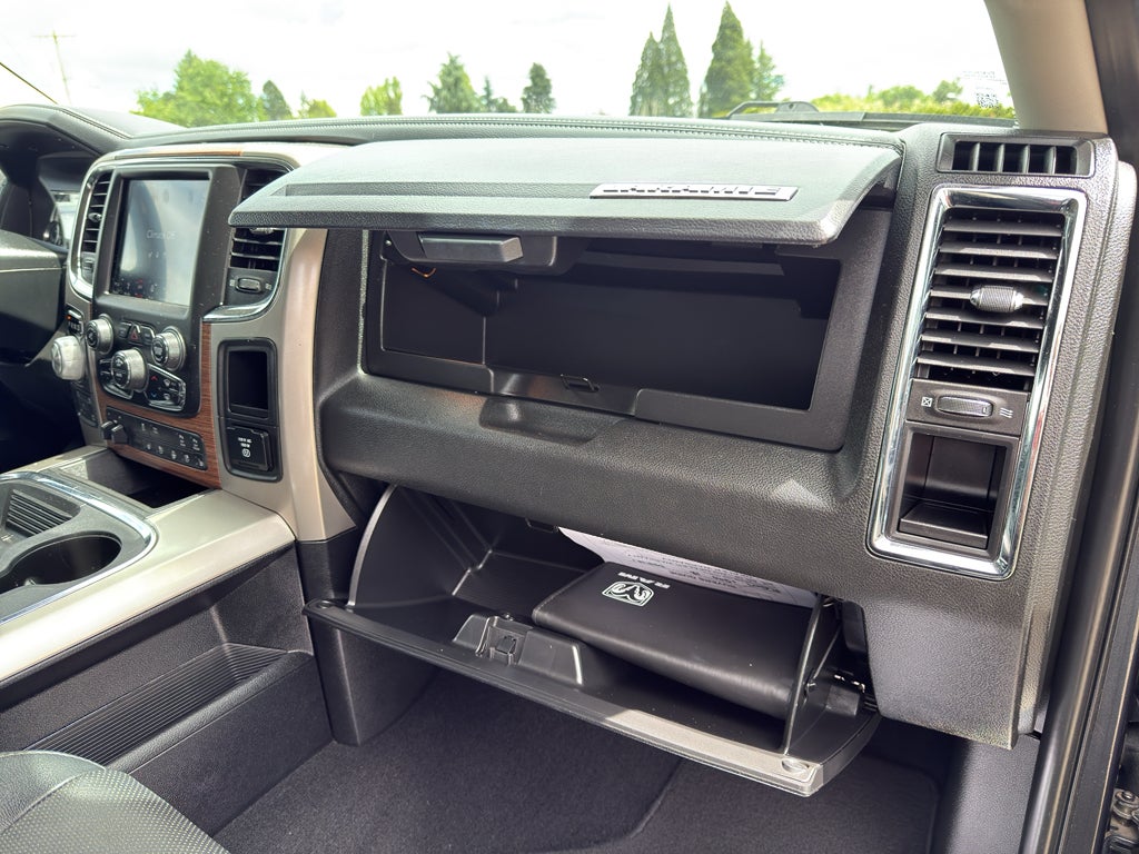 2018 RAM 1500 Laramie Crew Cab 4x4 5'7" Box