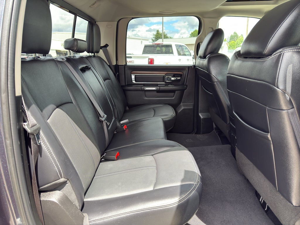 2018 RAM 1500 Laramie Crew Cab 4x4 5'7" Box