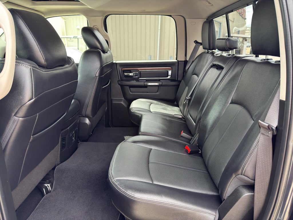 2018 RAM 1500 Laramie Crew Cab 4x4 5'7" Box