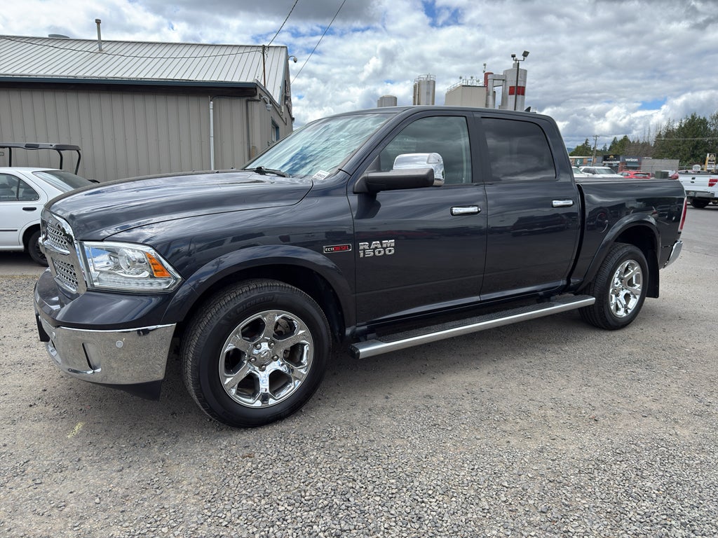 2018 RAM 1500 Laramie Crew Cab 4x4 5'7" Box
