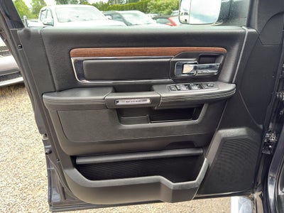 2018 RAM 1500 Laramie Crew Cab 4x4 5'7" Box