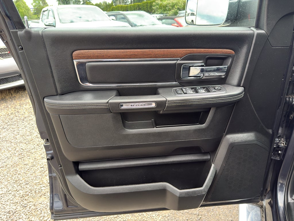 2018 RAM 1500 Laramie Crew Cab 4x4 5'7" Box