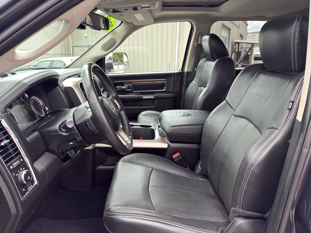 2018 RAM 1500 Laramie Crew Cab 4x4 5'7" Box