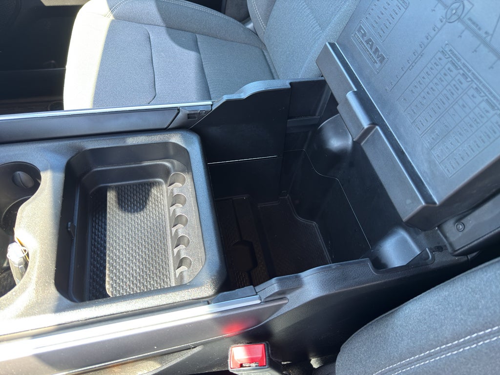 2023 RAM 1500 Big Horn Crew Cab 4x4 5'7" Box
