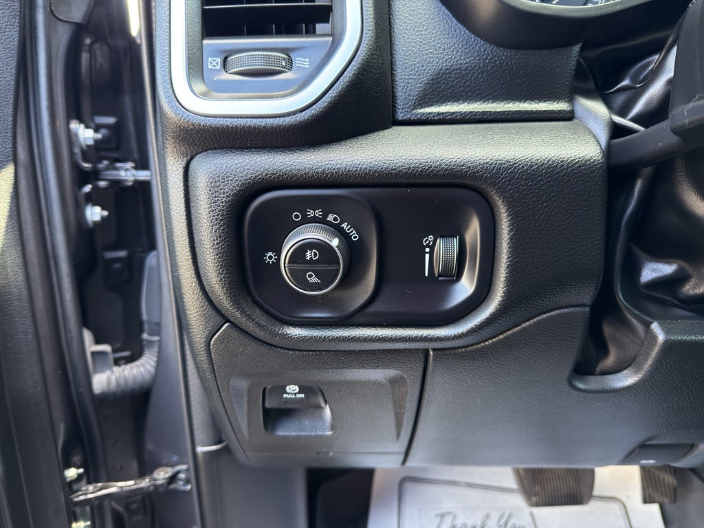 2023 RAM 1500 Big Horn Crew Cab 4x4 5'7" Box