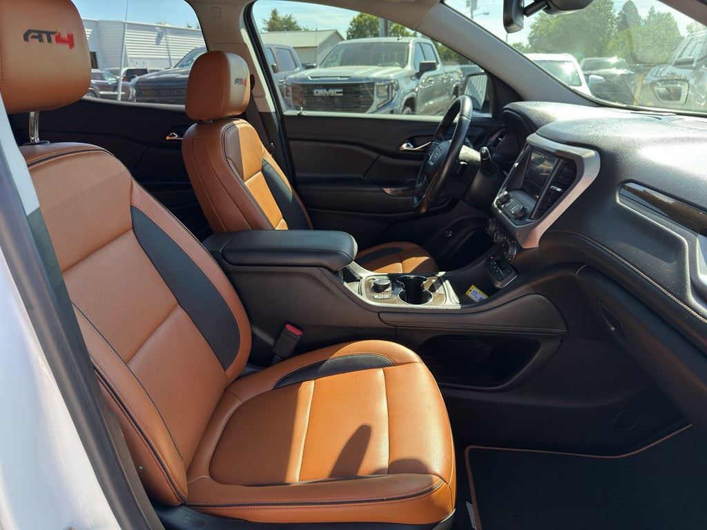 2020 GMC Acadia AT4