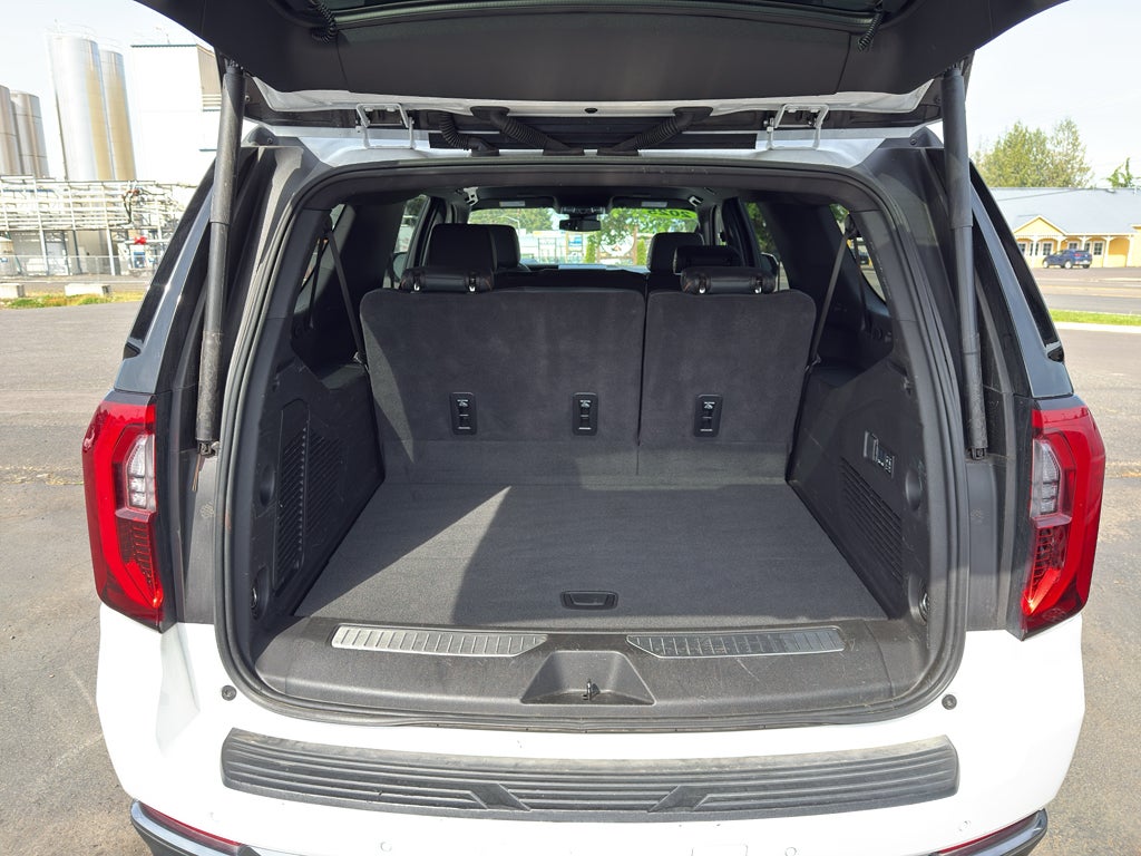 2025 GMC Yukon XL AT4