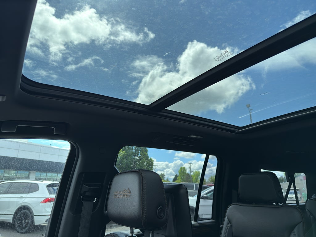 2021 Chevrolet Suburban High Country - Photo 18