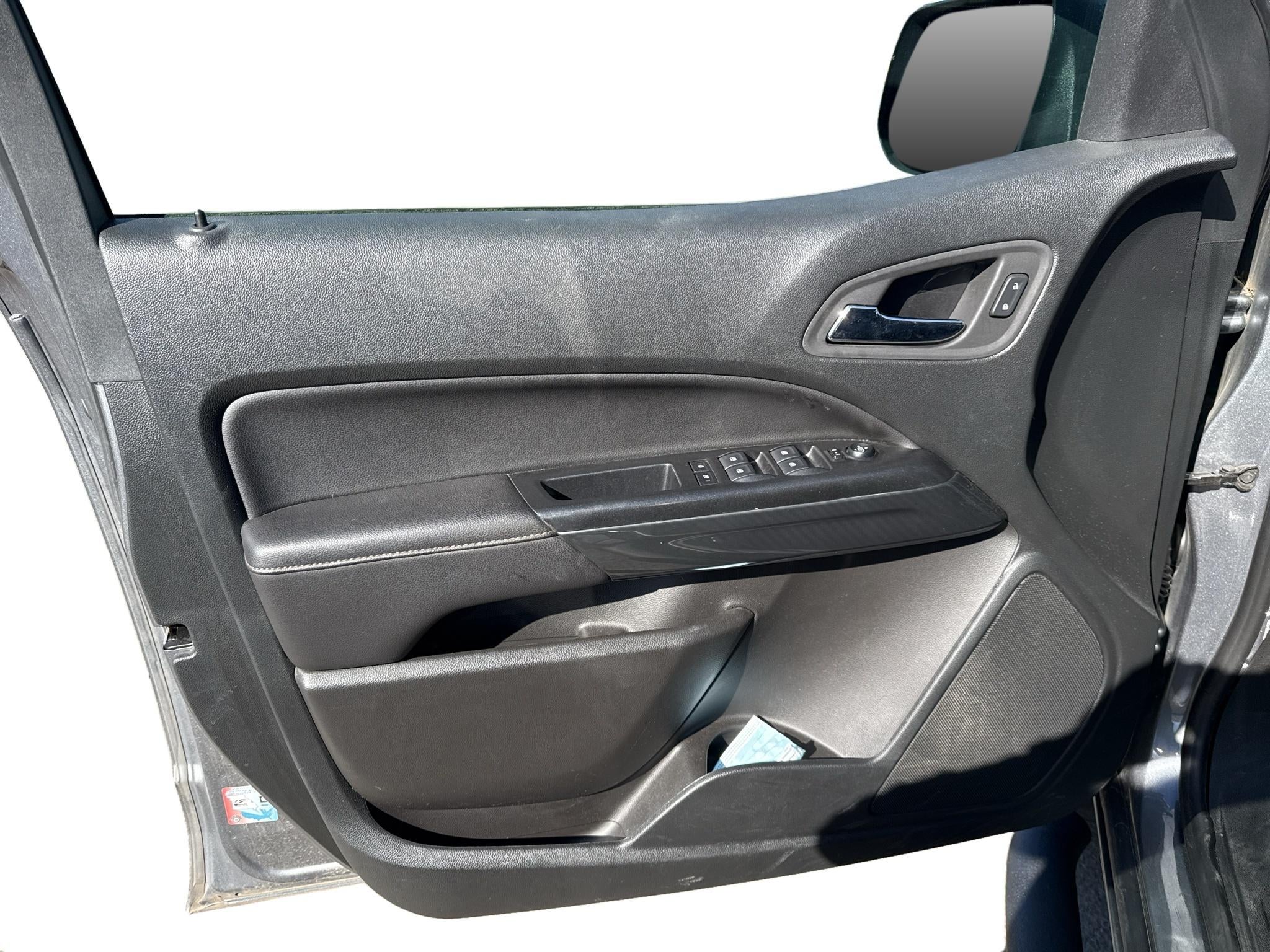 2022 GMC Canyon 4WD AT4 w/Leather