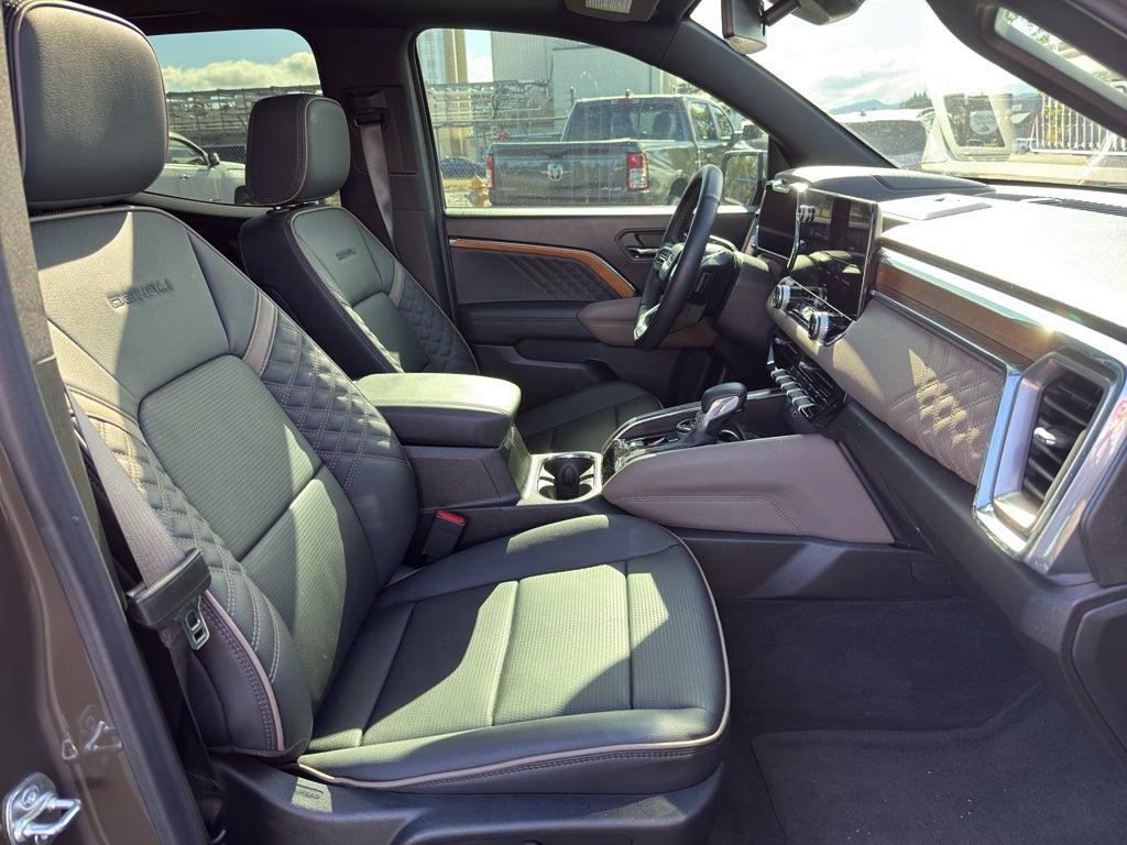 2025 GMC Canyon Denali