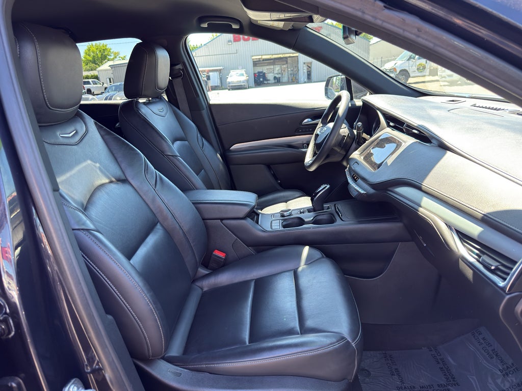 2023 Cadillac XT4 AWD Premium Luxury
