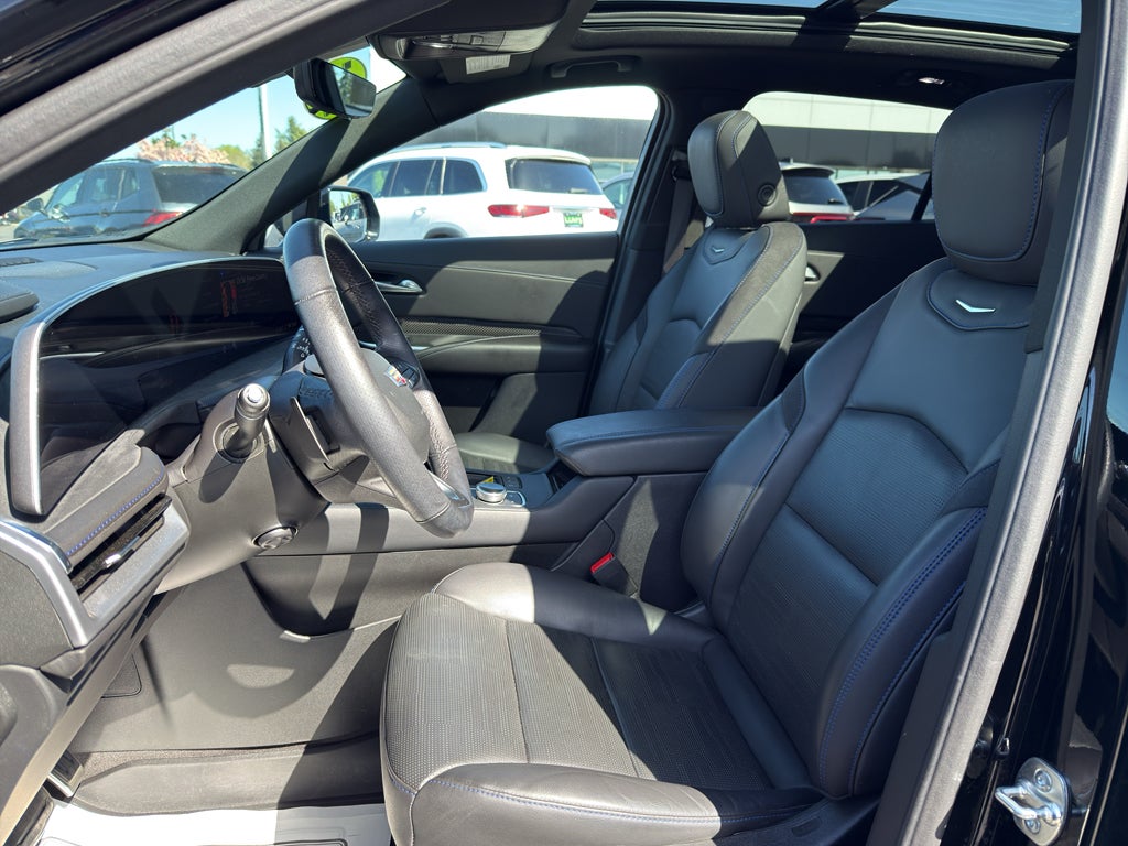 2025 Cadillac XT4 Sport