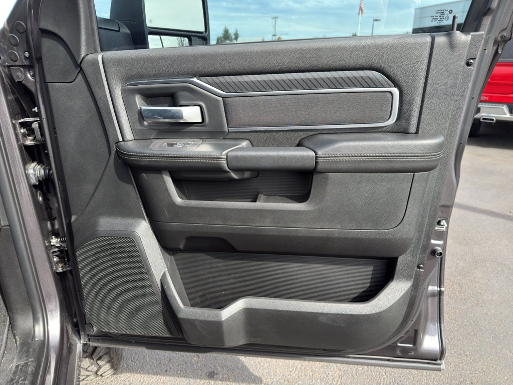 2025 RAM 3500 Big Horn Crew Cab 4x4 8' Box