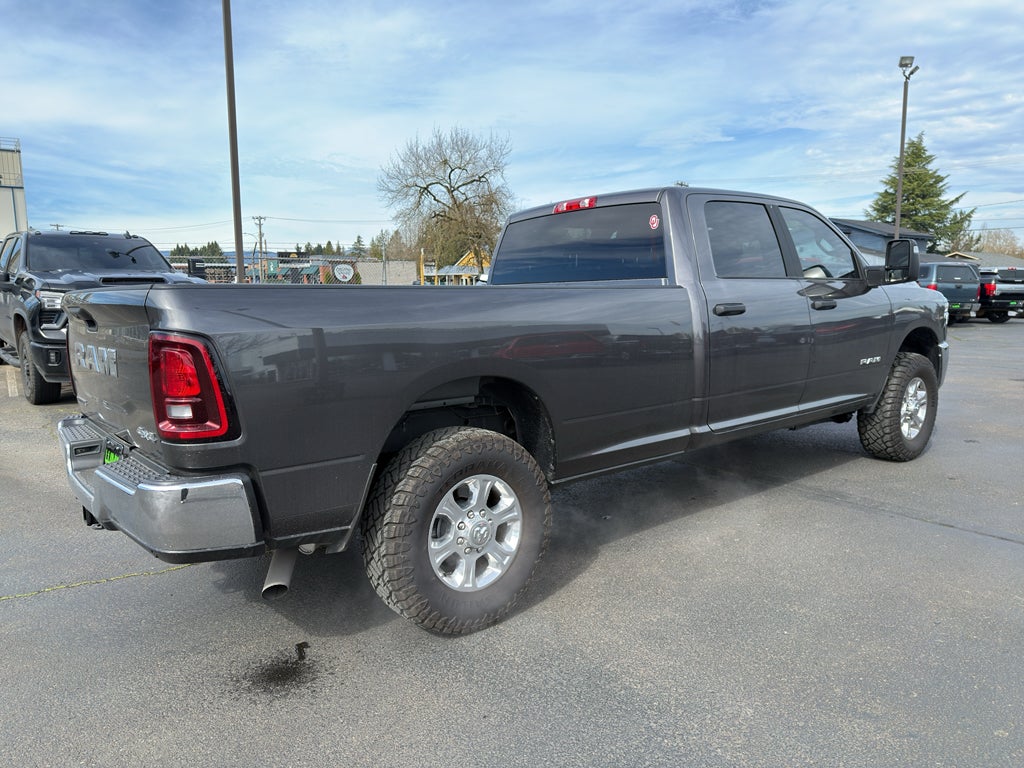 2025 RAM 3500 Big Horn Crew Cab 4x4 8' Box