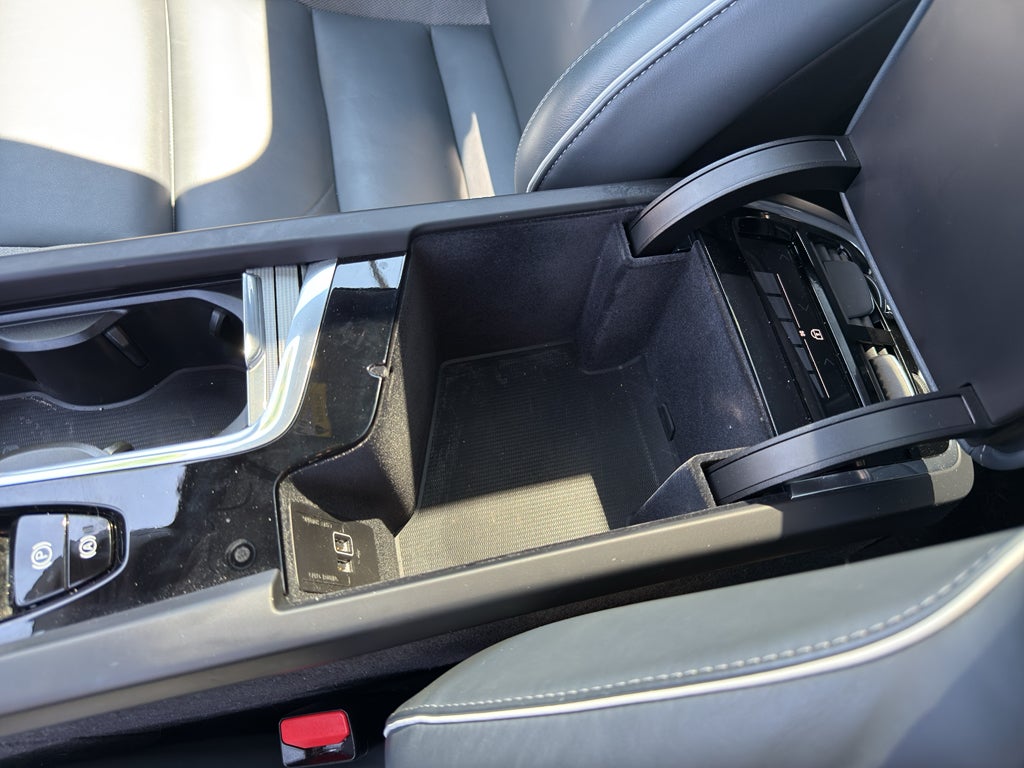 2020 Volvo XC60 R-Design - Photo 15