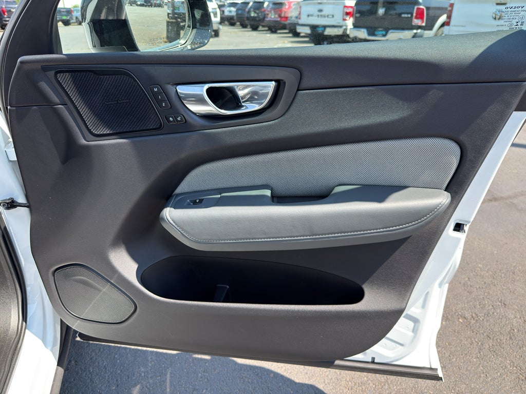 2020 Volvo XC60 R-Design - Photo 19
