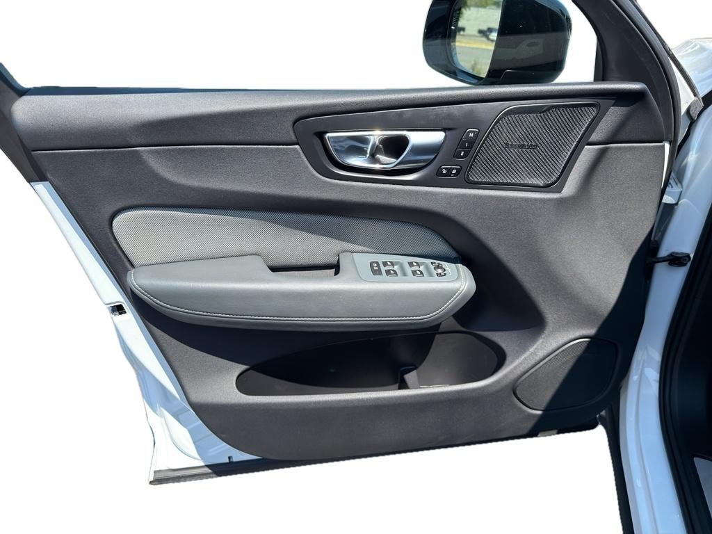 2020 Volvo XC60 T6 R-Design
