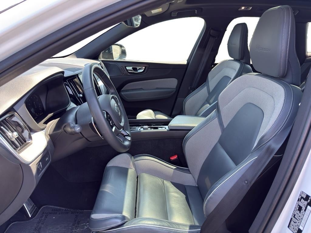 2020 Volvo XC60 R-Design - Photo 7